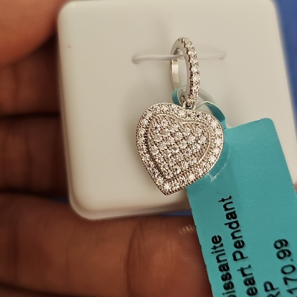 NWT Moissanite Heart Pendant - Picture 4 of 11